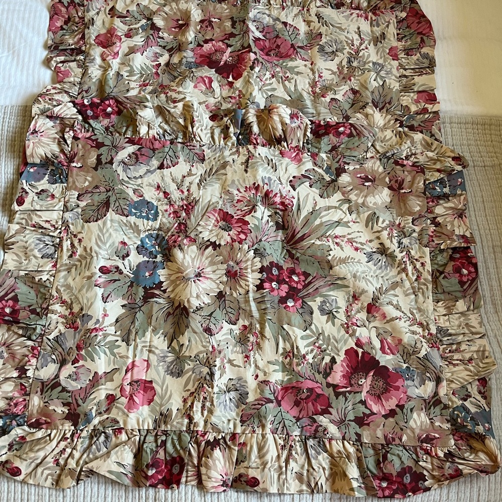 NEW pair of Ralph Lauren Floral Sateen Cotton Standard Shams